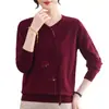 Blusa de tricô bordada para o outono da mãe, camiseta de manga longa estilo novo para mulheres de meia-idade e idosas, blusa básica, suéter para mulheres