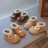 Sapatos de Algodão para Menininha com Acabamento em Lã de Cordeiro Botas Curtas de Princesa para Bebê Novo Estilo Inverno 2025 Botas de Algodão Quentes Antiderrapantes para Meninas e Crianças Pequenas