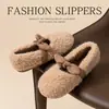 Pantuflas de algodón esponjosas para mujer, nuevo estilo invierno 2026, con un lindo diseño de lazo, adecuadas para usar en interiores e ideales para uso posparto