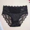 Produto exclusivo transfronteiriço: Calcinha sexy de renda vazada para mulheres, com retalhos de cetim, delicada e versátil, confortável, macia como seda, alta elasticidade