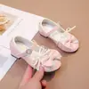 Sapatos de menina, sapatos de princesa de couro para crianças, novos sapatos de sola única vintage para primavera e outono de 2026, saltos altos Lolita para menina