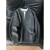 Look en capas con un suéter de punto de dos piezas estilo americano con cuello en V y bloques de color para hombre, un suéter de otoño sencillo y de corte holgado adecuado para parejas