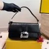 Bolso tipo baguette clásico vintage marca F de cuero genuino para el trabajo, resistente al desgaste, bolso de hombro y cruzado de moda retro