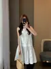 ¡El Mismo Estilo que la Popular Tienda Zedaijia Yi! Vestido tipo tank blanco de cuello redondo, con encaje calado, pliegues fruncidos y sin mangas, de corte holgado