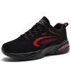 Sapatos Masculinos Primavera e Outono 2025 Novos Couro Impermeável Juventude Esportes ao Ar Livre Casuais Sapatos Tendência Versátil Tênis de Corrida
