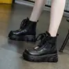 Botas estilo Martin de cuero suave con forro de felpa, botines cortos para mujer, nuevo estilo de invierno 2026, suela gruesa, zapatos que aumentan la altura para mujer, botas altas de algodón