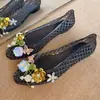 Sapatos de Gelatina Coreanos Sapatilhas Baixas Sandálias e Chinelos de PVC Cristalino para Uso Externo Casual Bico Fino Slip-On Recortado Sapatos de Dança