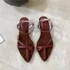 Sandálias Romanas Femininas 2025 Verão Novo Estilo com Tira Fina Design Cruzado Retro Francês para Usar com Saia Sandálias de Salto Grosso Bico Fino