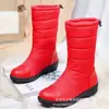 Comércio exterior tamanho plus inverno quente forrado com fleece novo sola plana acolchoado tecido de plumas tubo de tecido de plumas botas de neve tamanho plus botas femininas em estoque