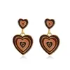 Estilo francês luxo leve Brincos de amor assimétrico temperamento personalidade feminina Inglês carta brincos em forma de coração retro gota brincos de óleo
