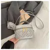 Bolso Caja Acolchado con Bordado de Alta Resistencia Transfronterizo para Mujer 2026 Nuevo Modelo Moda de Gama Alta Versátil Pequeño Cuadrado de Hombro Cruzado