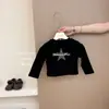 [Xian Ning Qi] Conjunto de Dos Piezas para Niña: Camiseta Interior de Manga Larga con Estrellas y Pantalones Largos con Estampado de Leopardo, Atuendo Casual de Primavera/Otoño