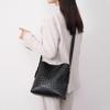 Bolso Balde de Compras de Hong Kong Bolso Tejido de Gran Capacidad para Mujer Otoño 2025 Nuevo Bolso Bandolera de Hombro Único Bolso Tote para Ir al Trabajo