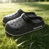 Novos Crocs de Estilo Outdoor 2026 com Solado Grosso e Furos para Homens, Antiodor, Antiderrapante, Material EVA Super Macio, Meia-Sapatilha Fechada