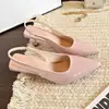 Sandálias elegantes de bico fino para mulheres, novo estilo de verão 2026, inspiradas na Chanel, delicadas, com uma única tira, calcanhar aberto e salto fino alto
