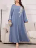 Coleção especial de liquidação: vestidos e robes longos plus size, de corte solto, que emagrecem e são elegantes