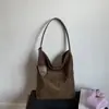 Colección de otoño 2026 transfronteriza: bolso de hombro de gran capacidad, minimalista, elegante, estilo coreano, moderno, casual y versátil para ir al trabajo