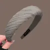 Faixa de Cabeça Outono e Inverno para Mulheres, Faixa de Cabeça de Aba Larga para Lavar o Rosto, Coque de Cabelo Retrô com Topo Alto, Acessório de Cabeça de Luxo Acessível para Uso Externo