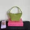 Bolsa de almuerzo de nicho estilo coreano, acabado mate de moda, bolso de mano para mujer, bolso de hombro, bolso cruzado versátil con un toque de alta gama