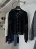 Yuran 26 Nuevo Estilo Primavera Temprana Estilo Old Money Retro Lujo Sencillo Cárdigan de Lana Peinada con Botones Dorados y Bordes en Contraste Cuello Redondo Cárdigan de Punto