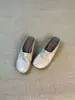 Chinelo Mule Retro de Verão Cinza Claro Bico Redondo 3cm com Aumento Interno de Altura, Versátil e Confortável para o Dia a Dia e Uso Externo, Chinelo Fechado