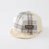Gorra de béisbol retro de cuadros con retazos para niños, gorra de béisbol de otoño e invierno, logo de estrellas, sombrero casual cálido para niños pequeños y niños pequeños