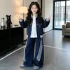 Conjunto Esportivo Feminino Primavera e Outono 2026 Novo Estiloso Jaqueta de Manga Longa Calça de Perna Larga Solta Conjunto de Duas Peças