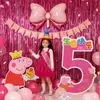 Decoração de Cena de Aniversário Temática Peppa Pig para Meninos e Meninas Montagem de Atmosfera para Festa ao Ar Livre no Gramado com Painel Digital de KT