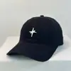 Boné de Baseball Simples Bordado de Alta Qualidade com Parte Superior Macia para Mulheres, Tendência Casual Versátil para Uso Externo, Protetor Solar para Casal Que Faz o Rosto Parecer Menor
