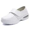 En stock: Zapatos de enfermera de otoño para mujer, con suela acolchada, diseño transpirable, propiedades antideslizantes y ajuste cómodo, disponibles en negro. Opciones de venta al por mayor y dropshipping