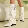 Calças Plissadas Botas Femininas Salto Escondido Decoração com Fivela de Metal Botas Longas Empilhadas Estilo Retrô Bico Fino Perna Larga Emagrecedor Moda Botas de Cano Alto