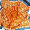 En stock marca grande verano imitación algodón y lino tacto nuevo versátil pañuelo cuadrado grande pañuelo de seda pañuelo fino primavera y otoño chal con letras