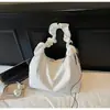 Bolsa Tote Plaid Nicho Coreana Feminina 2026 Nova Grande Capacidade Casual Artística Plissada Alça de Ombro Ombro Único Transversal