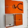 Enfoque en Productos de Lujo de Calidad, Empaque Completo de Joyero, Cajas de Regalo Originales como la Flor de Lis, Cartier y Otras
