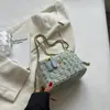 Bolso Cruzado de Hombro Único de Moda Tendencia Otoño e Invierno 2025 para Mujer, Bolso Cuadrado Pequeño de Lana con Cadena Estilo Chanel