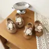 Sandálias Birkenstock femininas estilo princesa doce floral retrô, novos sapatos casuais versáteis de couro estilo coreano para primavera/outono de 2026