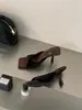 Sandalias de Tacón Alto de Aguja con Punta Abierta Estilo Retro Francés para Mujer, Nuevo Modelo 2026, Estilo Maduro con Diseño Retorcido, Zapatillas Versátiles