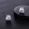 Brincos de Zircônia de Quatro Garras Transfronteiriços para Homens, Estilo Levemente Luxuoso e de Ponta, Brincos Versáteis para o Dia a Dia para Mulheres, Moda de Nicho e Acessórios Personalizados