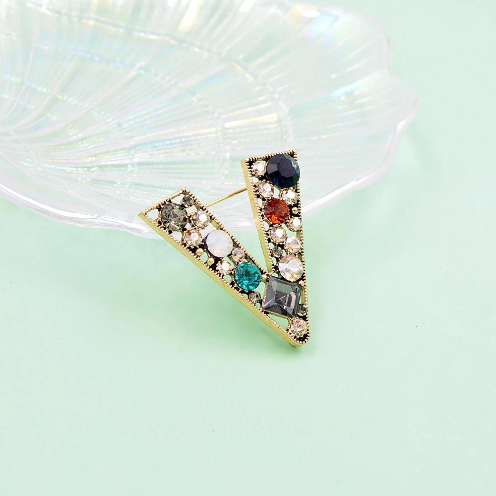 CINDY-XIANG-Crystal-Letter-V-B