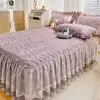 Faldón de cama acolchado 100% algodón estilo dos en uno sábana de cama estilo campestre con flores pequeñas cubierta de cama antideslizante