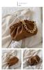 Bolso pequeño popular para mujer, nuevo bolso de hombro de verano de moda combinable, bolso de nube de moda 2020