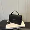 Outono 2026 Nova Bolsa de Mão de Alto Valor Leve Fashionável Versátil Chique Bolsa de Ombro Único Transversal para Mulheres Bolsas Femininas Atacado
