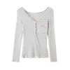 Toma real Camiseta de manga larga con cuello Henley para mujer 2026 Nuevo Ajuste Delgado Ceñidor de Cintura Elegante Capa Base Superior 26416