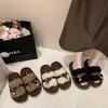 Pantuflas Peludas de Suela Gruesa para Mujer para Usar Afuera, Forradas de Vellón Antideslizantes Celebridad de Internet de Una Línea Otoño e Invierno 2025 Nuevas Pantuflas de Algodón Cálidas