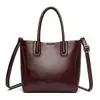 Bolso Nuevo para Mujer 2025 Textura Simple Bolso Literario Bolso Cubo de Cuero Suave Bolso de Hombro Cruzado para Mujer Moda Bolso para Mujer