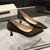 Salto Alto Bico Fino Estilo Maduro Outono 2026 Francês Baixo Emagrecimento Profissional Salto Fino Scarpin Feminino