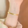 Nova Pulseira Aberta de Liga para Mulheres, Moda Estilo Ins, Versátil, Pulseira de Liga com Textura Martelada, Pulseira em Formato C
