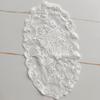 Toalha de Mesa Bordada em Renda Bordada em Mesh Jogo Americano Bordado Branco Tapete Decorativo Pano de Cobertura à Prova de Poeira Pano de Jogo Americano de Estilo Simples Bonito