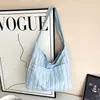 Bolso Nuevo de Gran Capacidad para Mujer Simple Rayas Frescas Bloque de Color Bolso de Hombro Único Versátil Casual para Viajes Diario