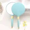 Espejo de maquillaje con mango HD, espejo de mano europeo con mango de belleza, espejo portátil de alta gama con patrón retro, venta al por mayor